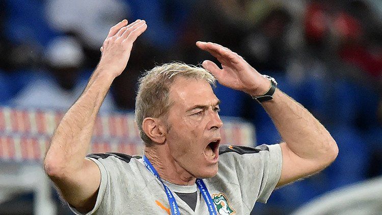 أمم أفريقيا 2017.. استقالة مدرب ساحل العاج بعد فقدان اللقب