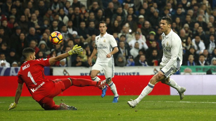 ريال مدريد يستعيد توازنه ويبتعد في الصدارة 