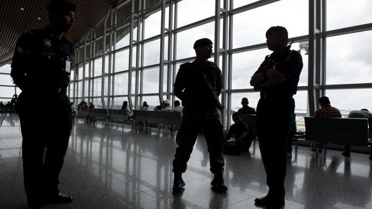 أحدهم موظف في "الطيران الماليزية".. القبض على 3 مشتبهين بالانضمام لداعش