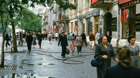 بحسب المؤرخ الأمريكي فقد تم طرد الدبلوماسي في وقت لاحق بتهمة التجسس مؤكدا أن أرشيفا متنوعا من الأفلام والصور ظلت غائبة لأكثر من نصف قرن
