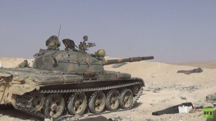 الجيش السوري يحرزا تقدما في المعارك ضد "داعش" بمنطقة التيفور 