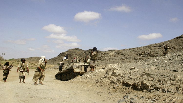  "القاعدة" تنسحب من بلدتين جنوبي اليمن 