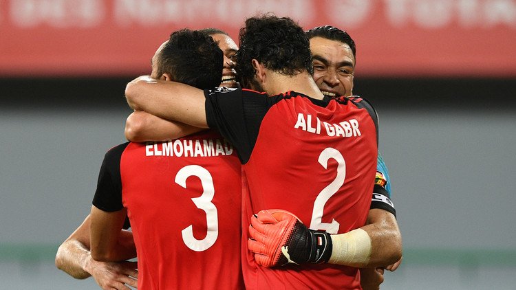 مصر الصلبة دفاعيا على بعد "شعرة من المجد" 