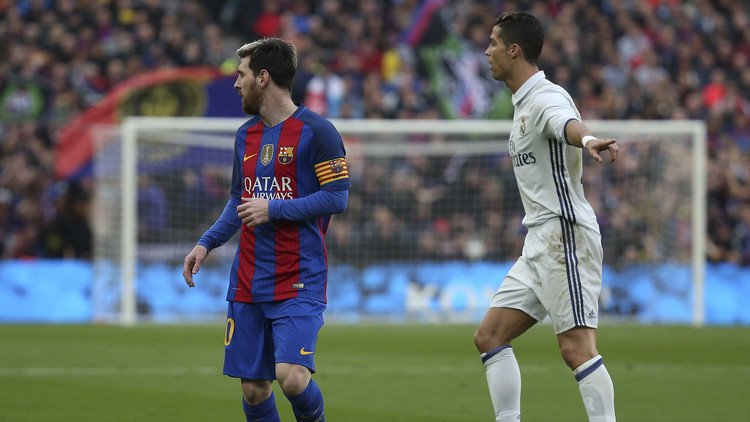 برشلونة يحلم بانتزاع الصدارة من غريمه ريال مدريد ولو مؤقتا