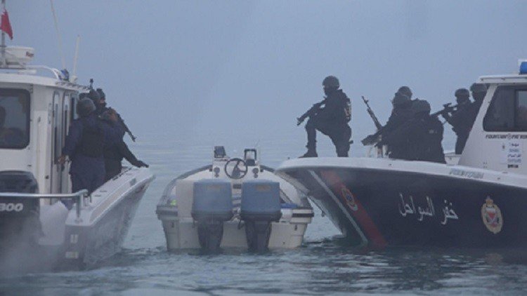 الداخلية البحرينية تنشر فيديو لمطاردة مطلوبين في البحر