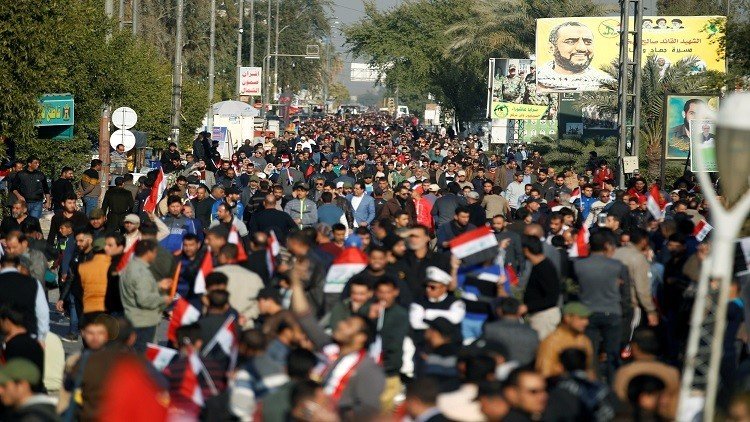 فيديو.. 7 قتلى ومئات الجرحى في قمع القوات العراقية لاحتجاجات التيار الصدري في بغداد
