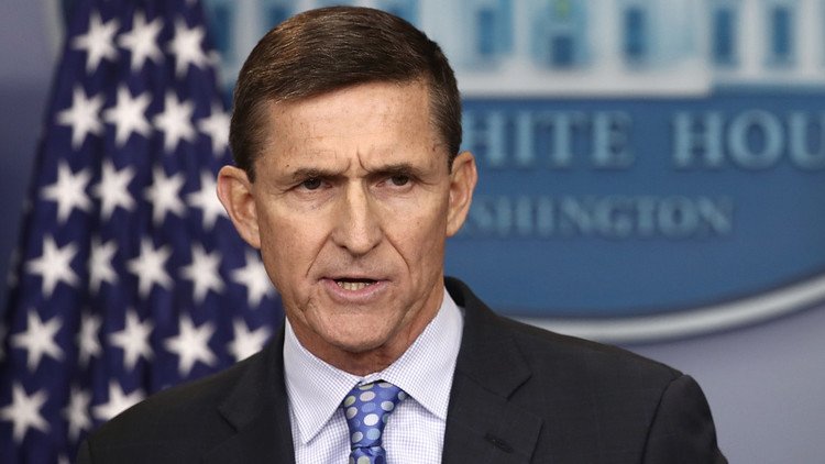 تقرير: الـ"CIA" تحاول إقصاء الساعد الأيمن لمستشار ترامب 