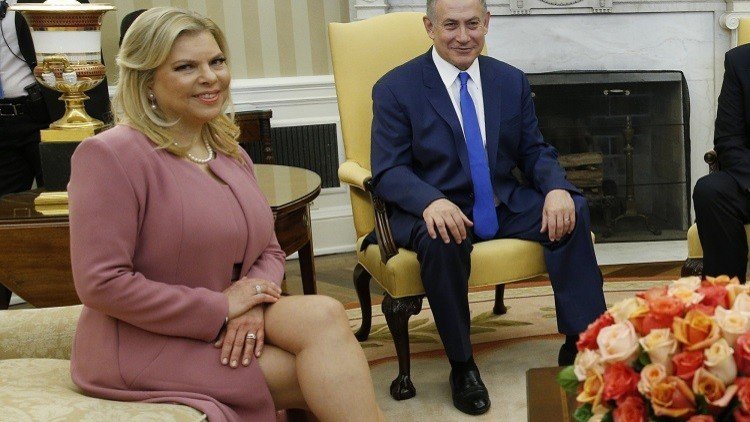 الكنيست يبقي على حظر التنانير القصيرة في أروقته