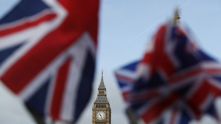 لجنة نيابية بريطانية توصي بتحسين العلاقات مع روسيا