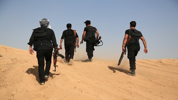 قادة "داعش" يفرّون من الرقة