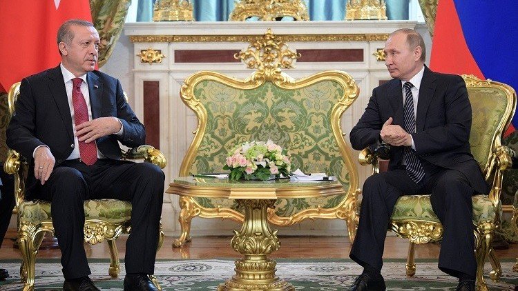 بوتين وأردوغان يؤكدان على ضرورة تضافر جهودهما لتسوية الأزمة في سوريا