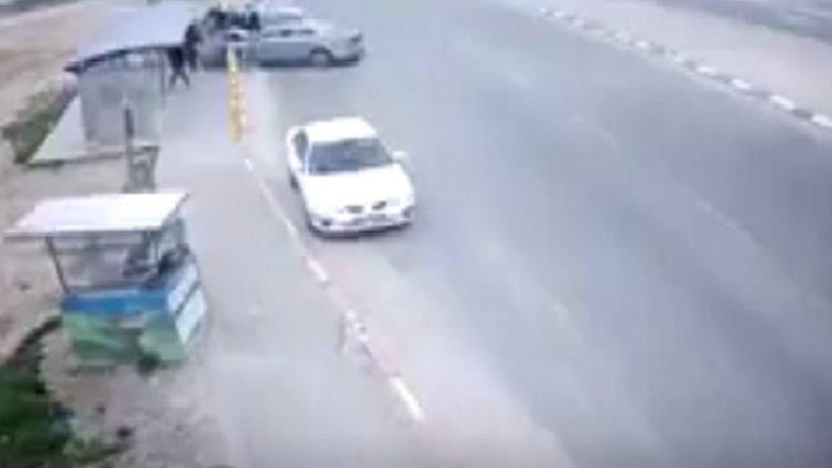 شاهد بالفيديو.. لحظة دهس إسرائيليين
