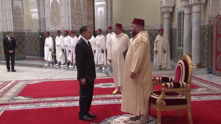 العاهل المغربي يكلف سعد الدين العثماني بتشكيل الحكومة