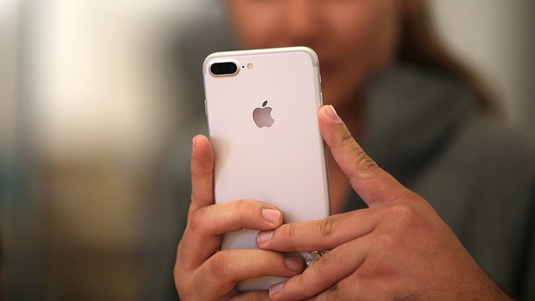 مفاجأة مدوية من "ويكيليكس" بخصوص CIA وهواتف "iPhone" 