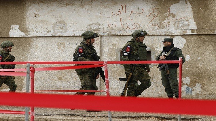 الشرطة العسكرية الروسية تدرب جنودا سوريين