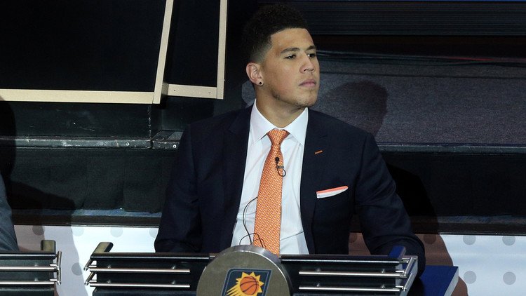 كيفن بوكر يسطر اسمه بين عظماء الـNBA
