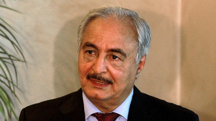 نواب بريطانيون يطالبون لندن بمساندة حفتر