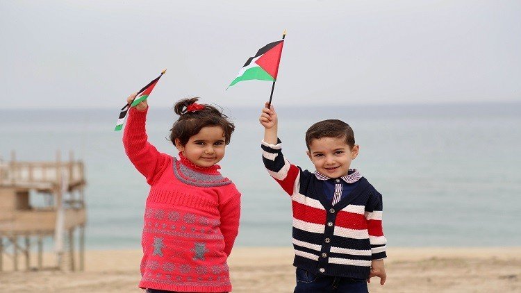 وزير إسرائيلي يحشد التأييد لاقتراحه بناء جزيرة قبالة ساحل غزة