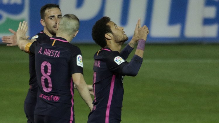 برشلونة يقسو على غرناطة برباعية في الليغا