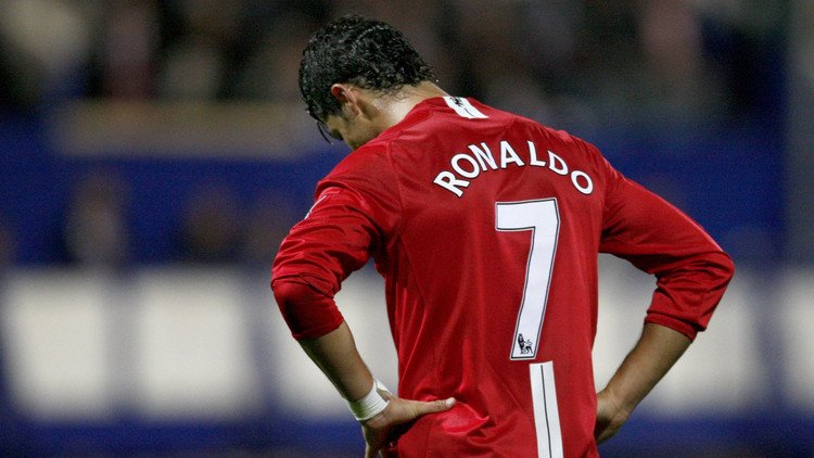 السبب وراء ارتداء رونالدو للرقم 7