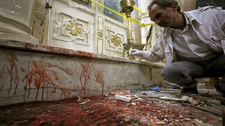 ناجون من فاجعة الأحد الدامي يروون ما عايشوه: "تطايروا واحدا فوق الآخر" (فيديو)