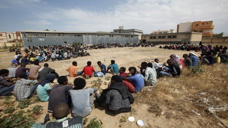 المنظمة الدولية للهجرة: المهاجرون يباعون في "سوق النخاسة" بليبيا