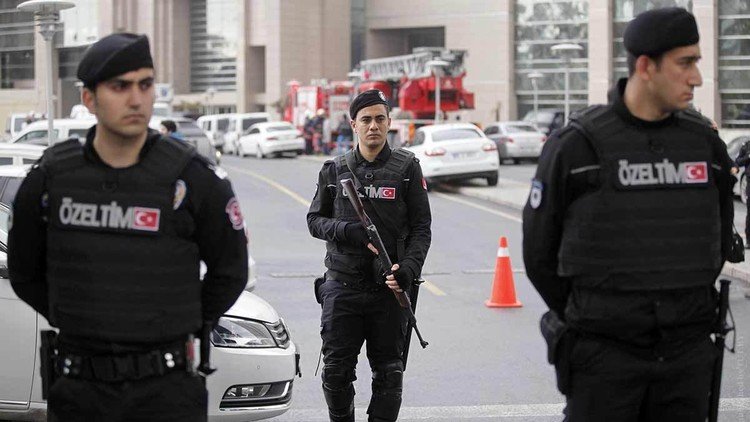 صحيفة: توقيف 19 داعشيا في إزمير التركية
