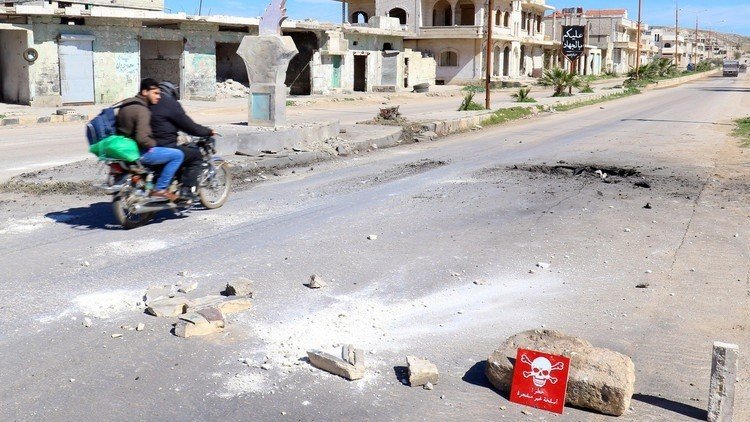 مسؤول أمريكي: استخباراتنا اعترضت اتصالات للجيش السوري مع خبراء كيميائيين
