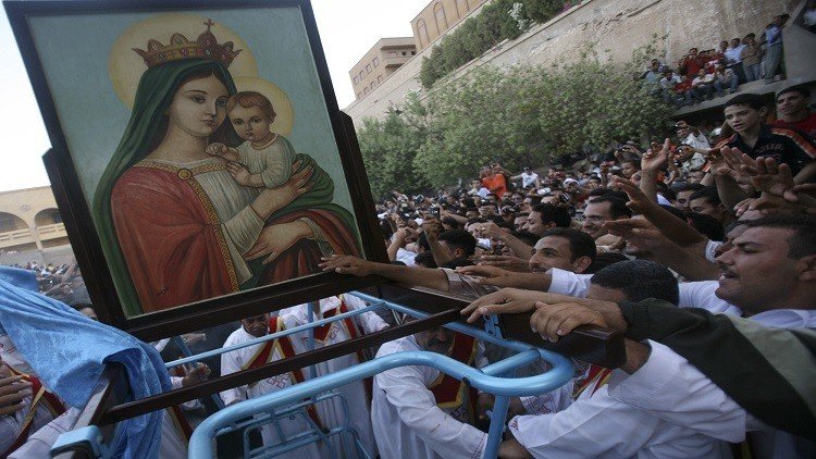 أقباط مصر يحتفلون بـ