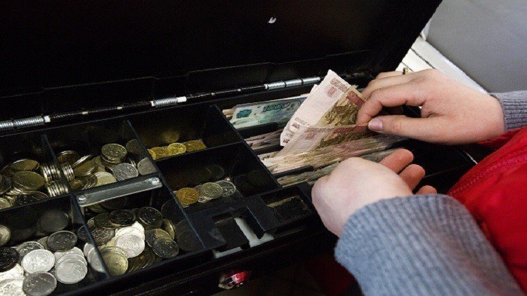 الدولار يتراجع أمام الروبل بعد تصريحات أمريكية