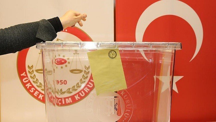 تركيا تتشاجر مع نصفها الثاني