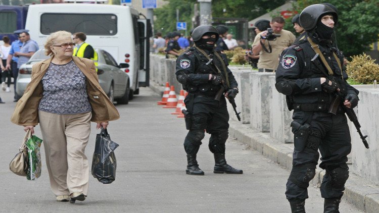إصابة 4 إسرائيليين بعملية طعن في تل أبيب