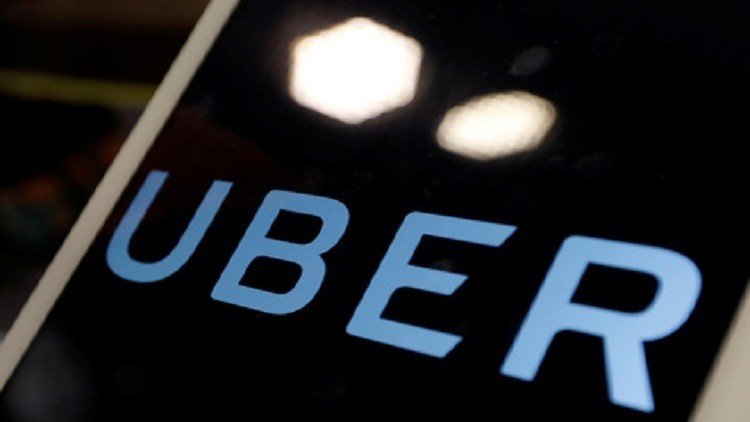شركة "Uber" تعتزم إطلاق سيارة طائرة بحلول 2020