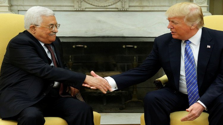 ترامب وعباس يؤكدان التزامهما بتحقيق السلام
