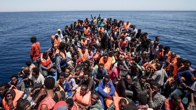 رغم الانتقادات.. منظمات غير حكومية تواصل عمليات إغاثة المهاجرين في المتوسط