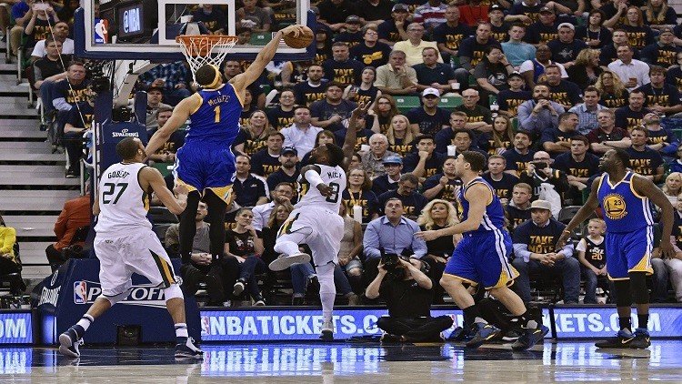  غولدن ستيت يبلغ نهائي القسم الغربي في الـNBA