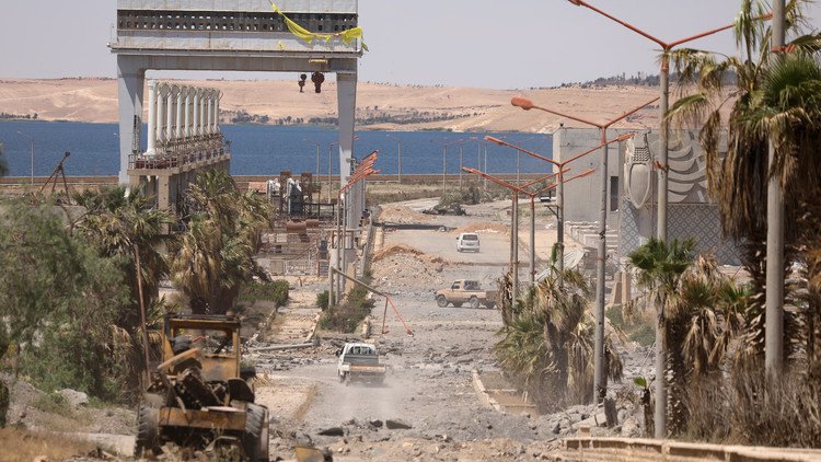 البنتاغون يبرر قصفه لـ"دواعش" وافقوا على الخروج من الطبقة