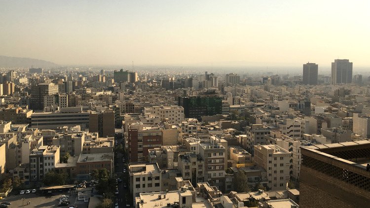 طهران تعاقب 9 أمريكيين