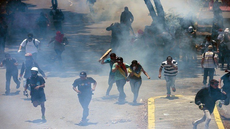 واشنطن تفرض عقوبات على قضاة المحكمة الفنزويلية العليا!