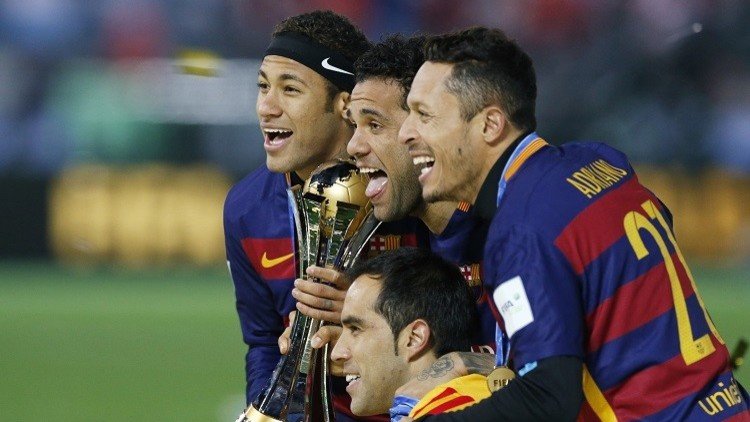 من اللاعب الأكثر تحقيقا للألقاب مع الأندية؟