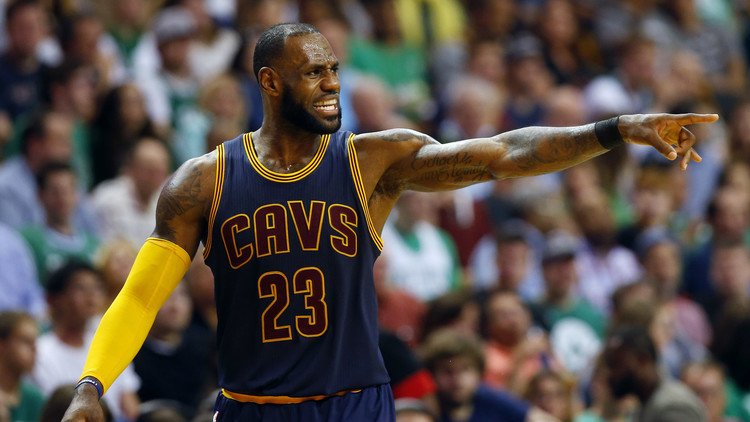 ليبرون يقود فريقه نحو نهائي الـNBA