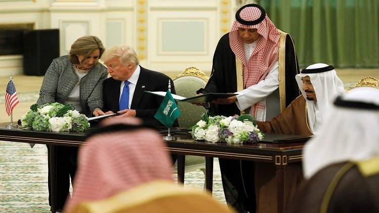 اتفاقيات بين الرياض وواشنطن بنحو نصف تريليون دولار 