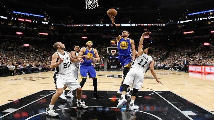 غولدن ستيت واريورز بطلا للقسم الغربي من الـNBA