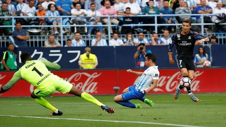 بالفيديو.. هل كان مدافع ملقا متواطئا مع الريال؟
