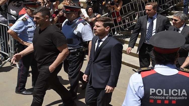 المحكمة العليا الإسبانية تؤيد سجن ميسي ووالده