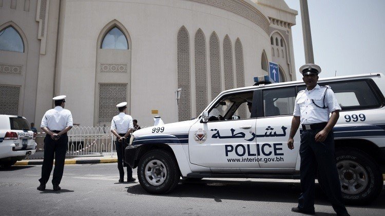 محكمة بحرينية تغرم صحفية بارزة لعملها دون تصريح