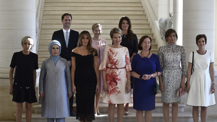 ما قصة الرجل الذي ظهر في صورة زوجات زعماء الناتو؟!