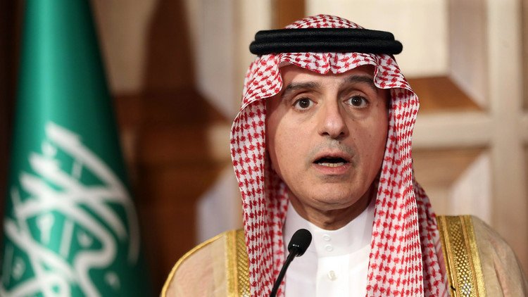 الأزمة الخليجية.. الجبير في مسقط وملك البحرين في القاهرة