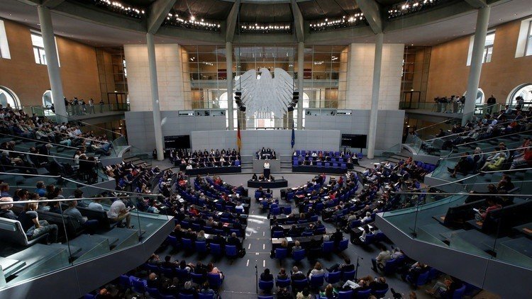 ألمانيا للإيرانيين: لا تصبوا الزيت على النار