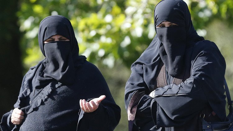 النرويج تسعى لحظر النقاب في كامل المؤسسات التعليمية